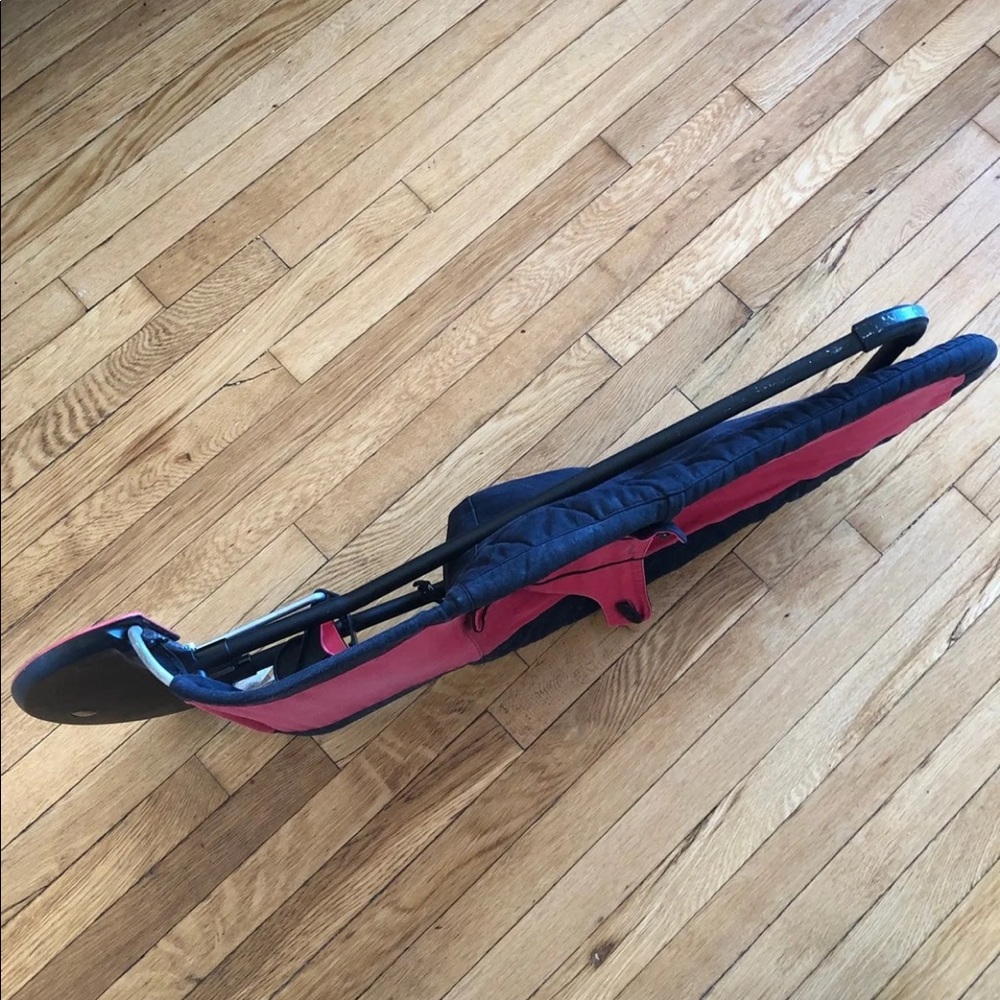 BabyBjorn bouncer red & black ( reversible)